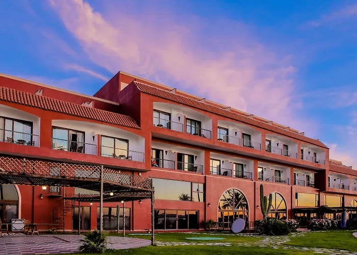 Hotel La Posada & Beach Club
