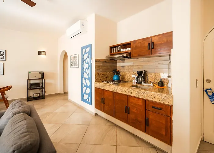 Hotel & Suites El Moro